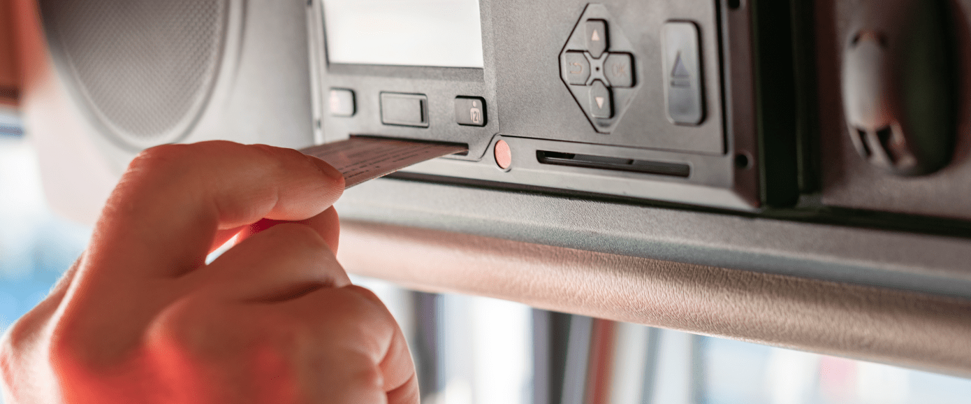 Czytnik-Kart-Kierowcy-I-Tachografu